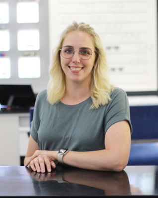 Optik Bitzhenner, Sehzentrum Plettenberg, Sehtest, Optometrie, Brillen, Kontaktlinsen, Gleitsichtbrille, Sehtest, Führerscheinsehtest, Varilux, Tränenfilmanalyse, Brillenglaszentrierung