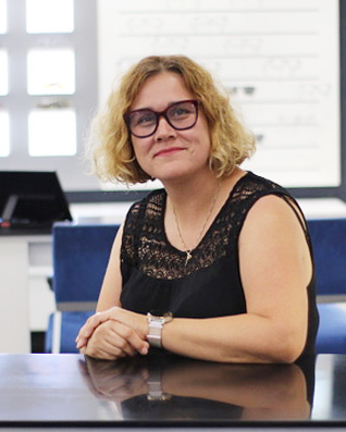 Optik Bitzhenner, Sehzentrum Plettenberg, Sehtest, Optometrie, Brillen, Kontaktlinsen, Gleitsichtbrille, Sehtest, Führerscheinsehtest, Varilux, Tränenfilmanalyse, Brillenglaszentrierung
